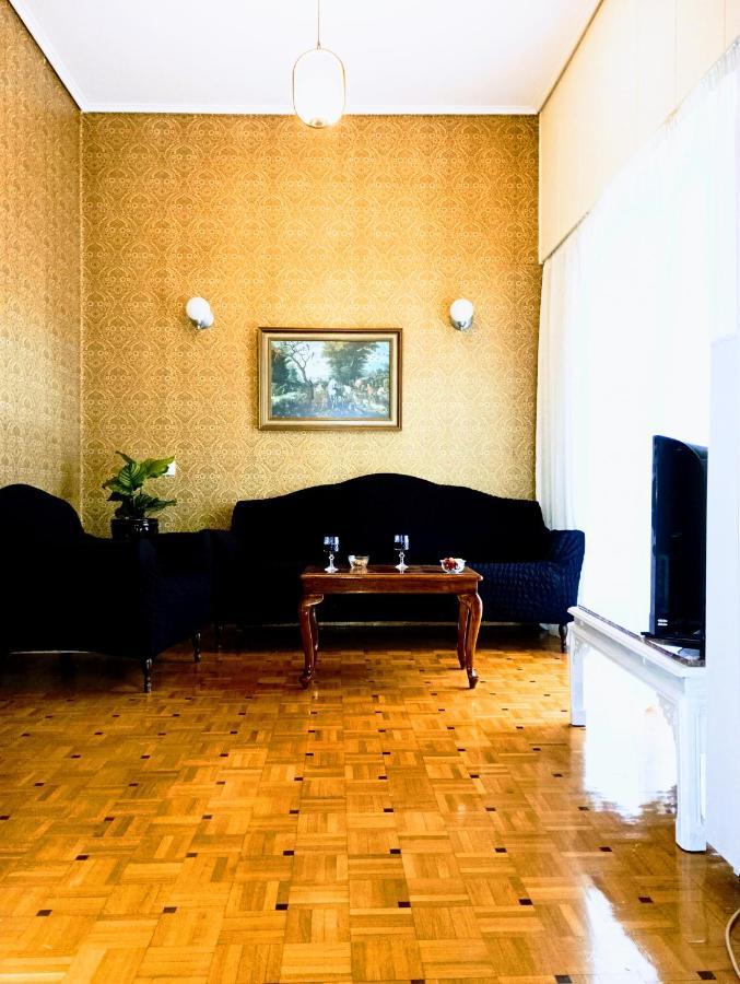 Charm & Comfort Near Petralona Station アテネ エクステリア 写真